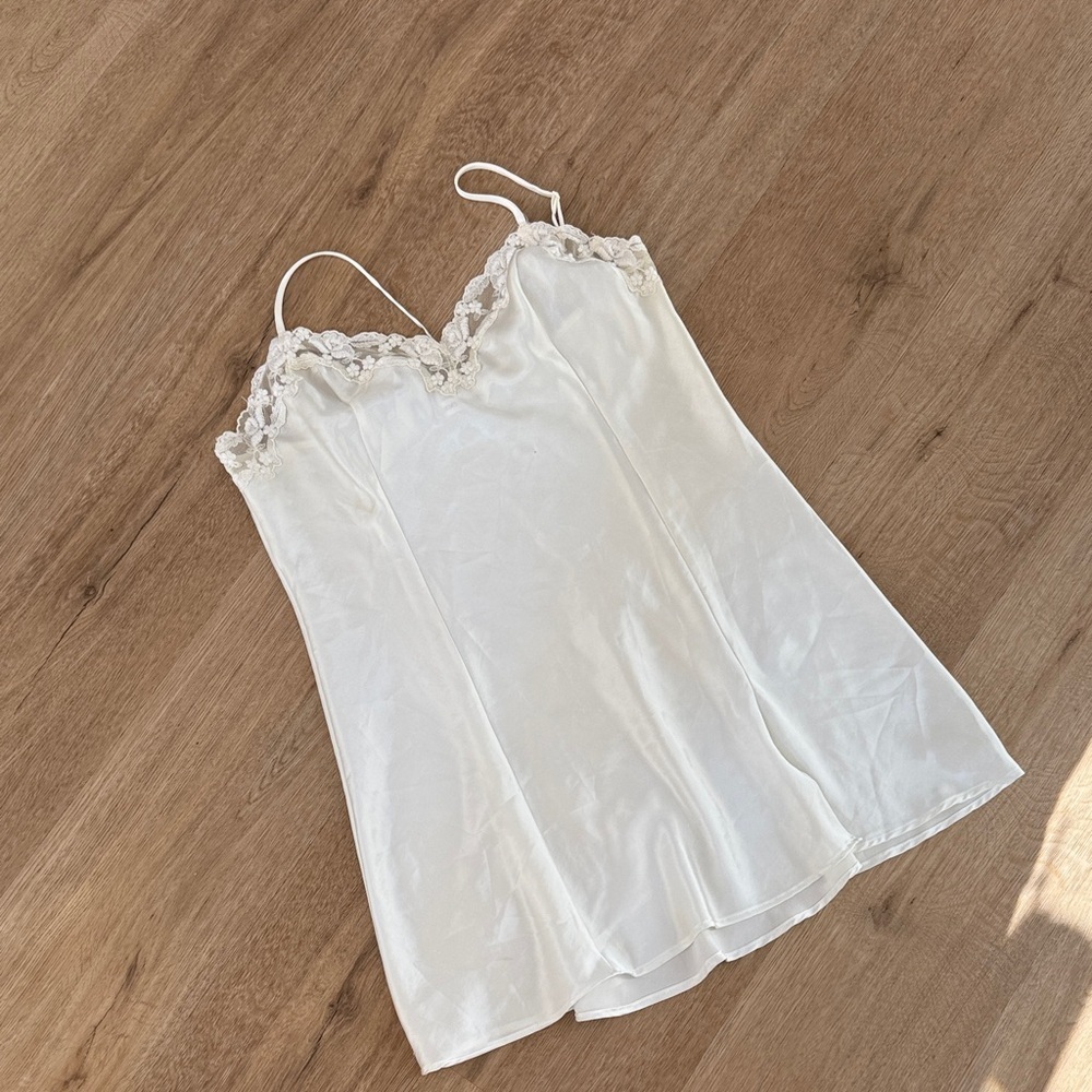Victoria Secret Satin - Picture 2 of 6